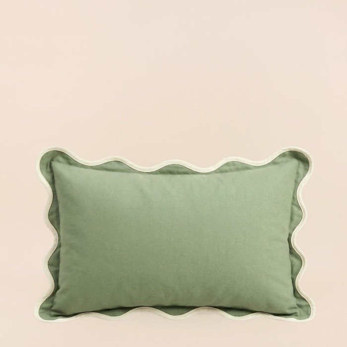 Coussin vintage vert en coton contour vague 40x60cm | Hashtag Déco