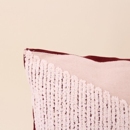 Coussin brodé géométrique bordeaux et beige | Hashtag Déco