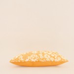 Coussin coton fleurs jaune 30x50 cm | Hashtag Déco