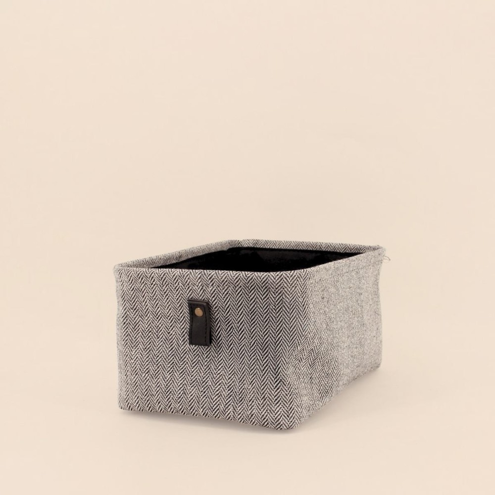 Panier à chevrons gris en polyester | Hashtag Déco