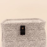 Panier à chevrons gris en polyester | Hashtag Déco