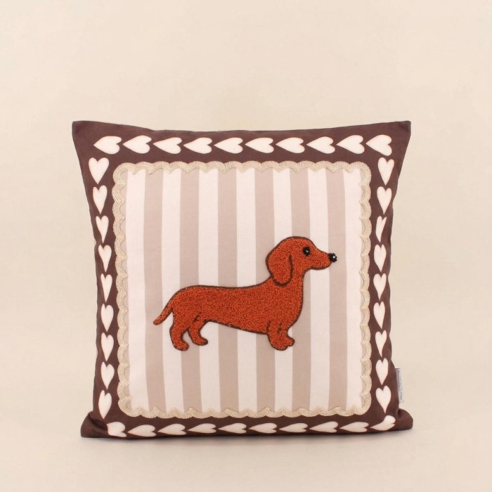 Coussin teckel velours marron beige 45x45cm | Hashtag Déco