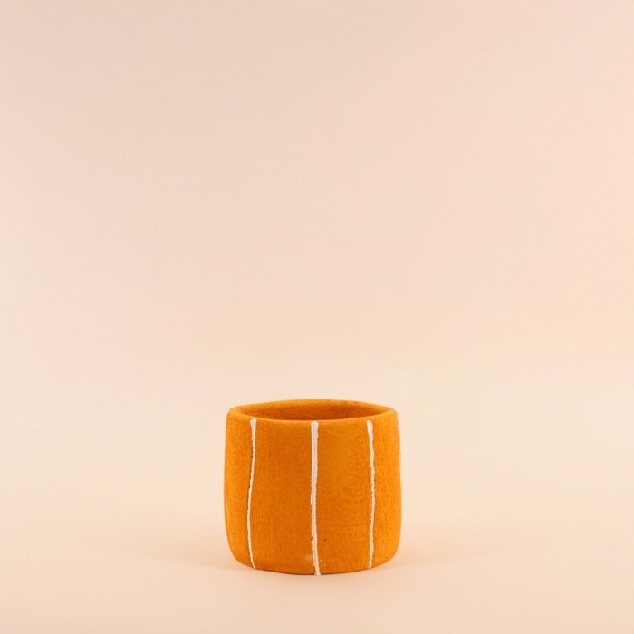 Cache-pot ciment jaune 13cm lignes blanches | Hashtag Déco