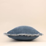 Coussin effet jean à franges bleu 40x40cm | Hashtag Déco