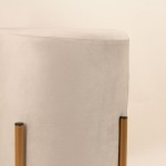 Pouf en velours beige rond, pieds dorés | Hashtag Déco