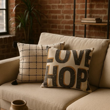 Coussin imprimé love home en coton beige 45x45cm | Hashtag Déco