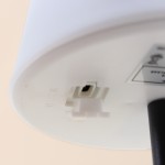 Lampe USB en métal noir abat-jour blanc 30cm
