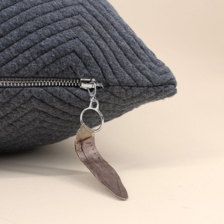 Coussin en tissu gris 50x50cm pour salon chic | Hashtag Déco