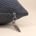 Coussin en tissu gris 50x50cm pour salon chic | Hashtag Déco