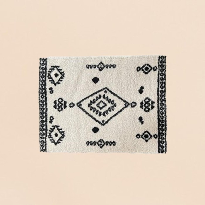 Tapis rectangulaire noir et blanc en coton 120x60 | Hashtag Déco