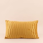 Coussin en velours brodé jaune 30x50cm | Hashtag Déco