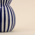 Vase céramique bleu 19cm, design élégant | Hashtag Déco