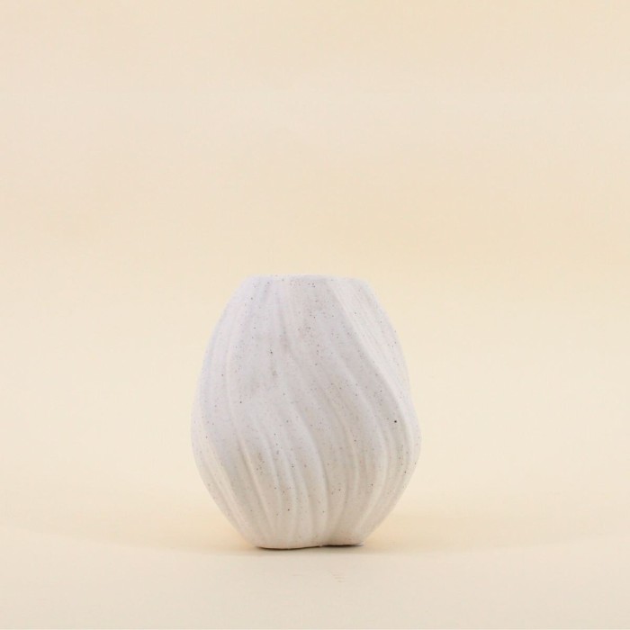 Vase twist porcelaine blanche 15cm élégant | Hashtag Déco