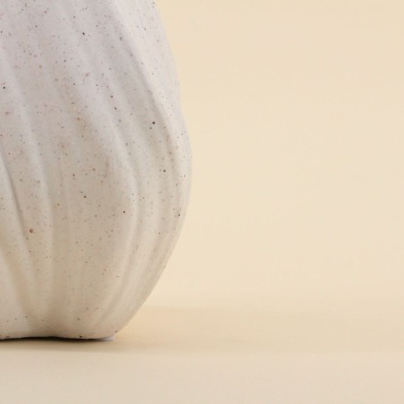 Vase twist porcelaine blanche 15cm élégant | Hashtag Déco