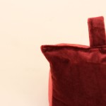 Bloque porte velours bordeaux élégant | Hashtag Déco