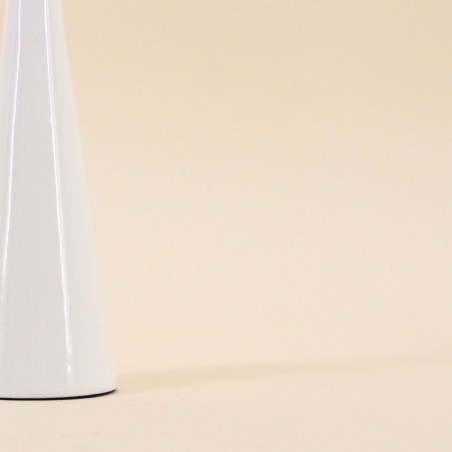 Bougeoir conique blanc en aluminium 20cm | Hashtag Déco