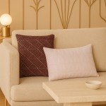 Coussin en velours rose brodé 30x50cm | Hashtag Déco