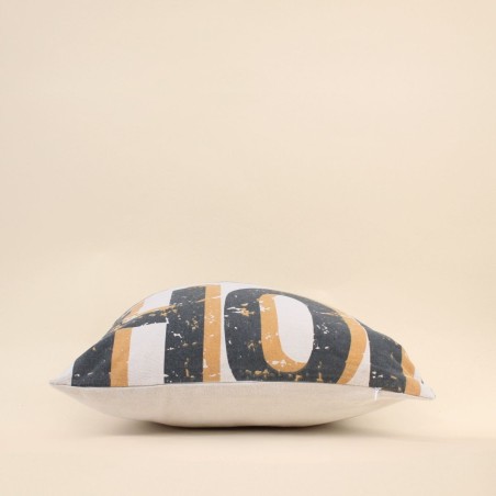 Coussin imprimé love home en coton beige 45x45cm | Hashtag Déco