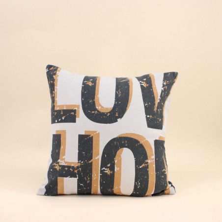 Coussin imprimé love home en coton beige 45x45cm | Hashtag Déco