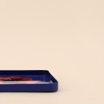 Plateau métal laqué violet motif floral | Hashtag Déco