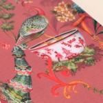 Plateau métal laqué rose 40x16cm exotique | Hashtag Déco