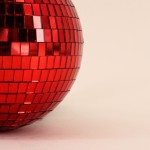 Boule à facettes 15cm plastique rouge | Hashtag Déco