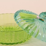 boîte en verre strié coloré 14x8cm chic et pratique | Hashtag Déco