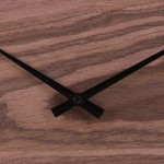 Horloge en bois naturel 33cm, sobriété et style | Hashtag Déco