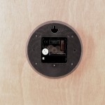 Horloge en bois blanchi 60cm, élégance naturelle | Hashtag Déco