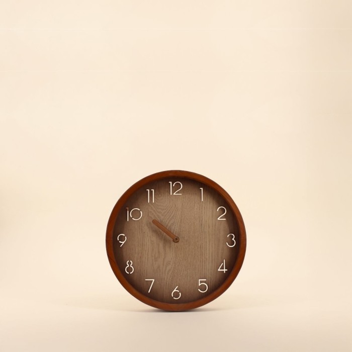 Horloge ronde bois naturel 30cm - Élégance murale | Hashtag Déco