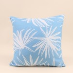Coussin extérieur bleu en tissu fleuri 40x40 cm | Hashtag Déco