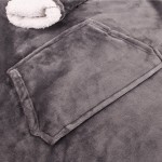 Sweat plaid ultra doux en polyester gris avec poche | Hashtag Déco