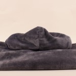 Sweat plaid ultra doux en polyester gris avec poche | Hashtag Déco