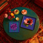 Plateau métal laqué violet motif floral | Hashtag Déco