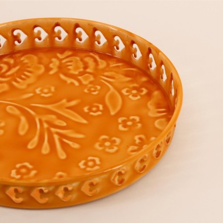 Plateau métal jaune 25cm motifs relief | Hashtag Déco