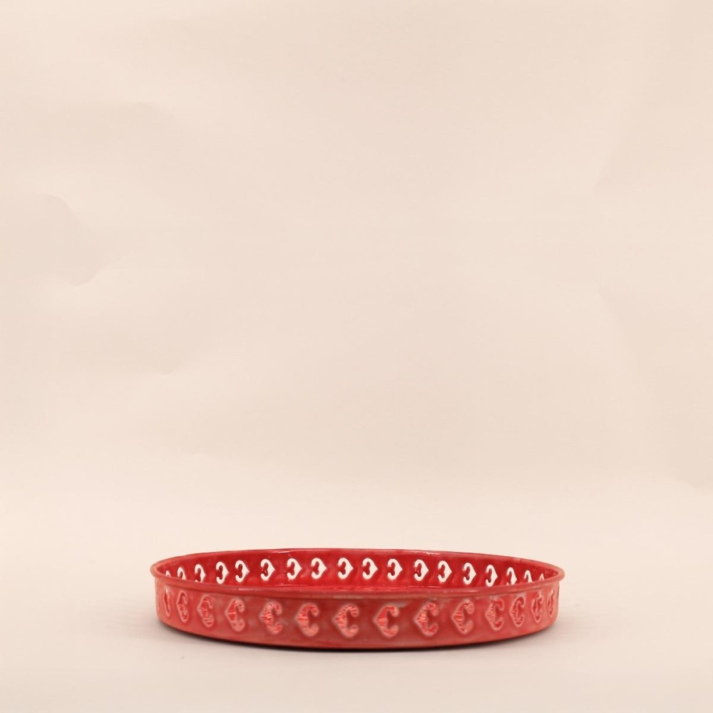 Plateau métal rose motifs relief 31cm | Hashtag Déco