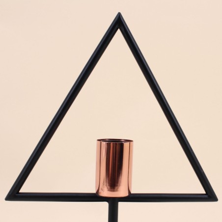 Lampe à poser triangle en métal noir | Hashtag Déco