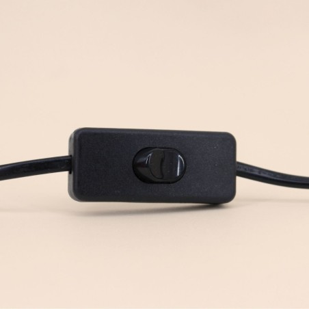 Lampe à poser triangle en métal noir | Hashtag Déco