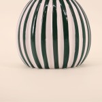 Vase céramique vert rayé 19cm, design moderne | Hashtag Déco