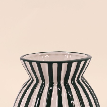 Vase céramique vert rayé 19cm, design moderne | Hashtag Déco