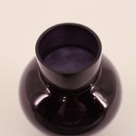 Vase boule talon en verre noir 21cm élégant | Hashtag Déco