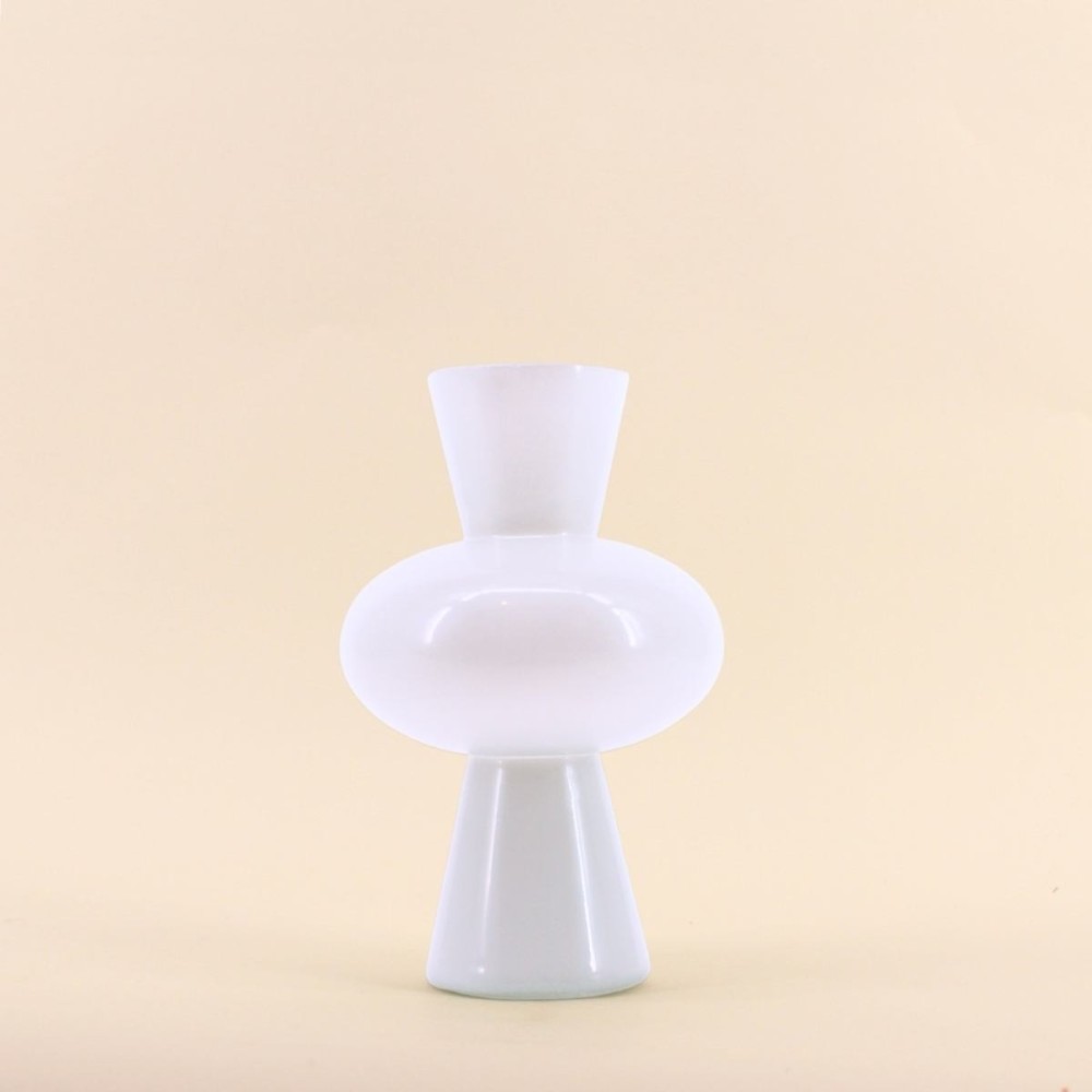 Vase boule talon verre blanc, moderne et chic | Hashtag Déco