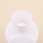 Vase boule talon verre blanc, moderne et chic | Hashtag Déco