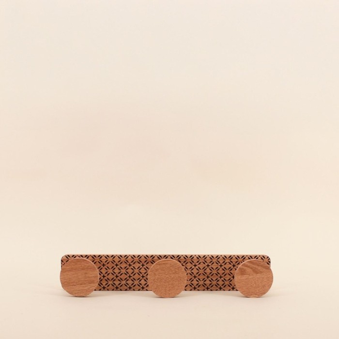 Patère bois motifs noirs, MDF, chic et pratique | Hashtag Déco