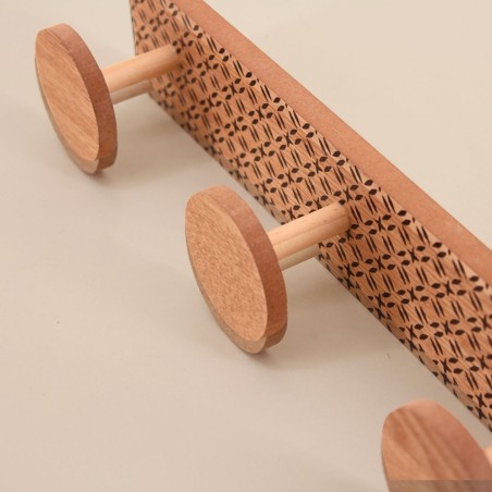 Patère bois motifs noirs, MDF, chic et pratique | Hashtag Déco