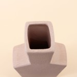 Vase géométrique en grès neutre 48cm | Hashtag Déco