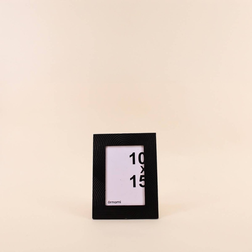 Cadre photo en bois noir gravé 10x15cm | Hashtag Déco
