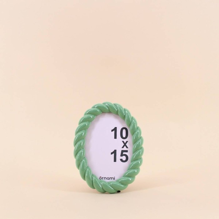 Cadre photo ovale vert en résine | Hashtag Déco