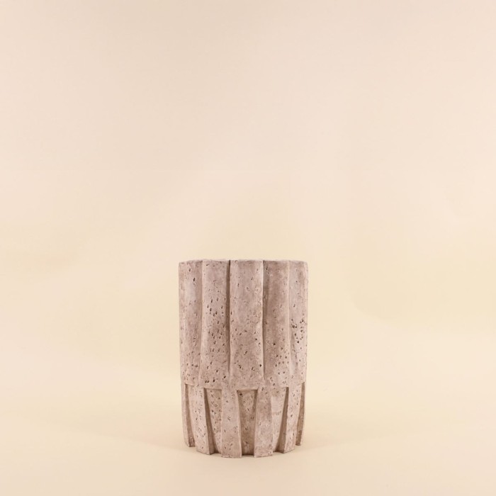 Vase corolle travertin beige ciment | Hashtag Déco