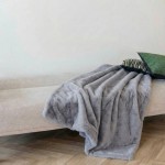 Plaid en fausse fourrure gris 130x160cm | Hashtag Déco